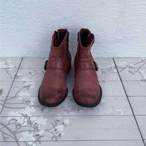 Born Men's dark Red Leather Boots